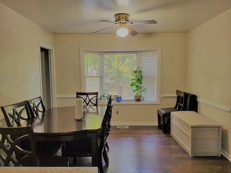 10129 Natural Bridge Rd — Photo 4