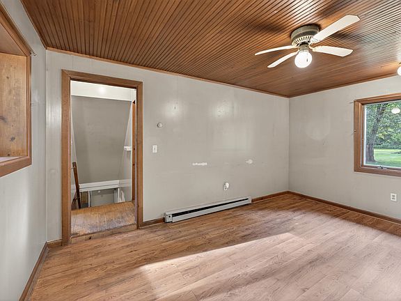 4th image of 1444 S Genesee Rd