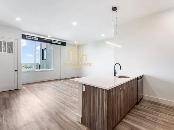 2nd image of 55-56 Washington St #33E