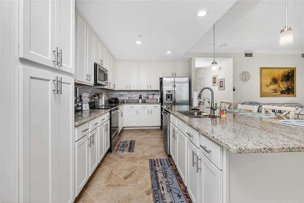 2 bed, 2.0 bath, 1198 sqft, $6,000 — Photo 3
