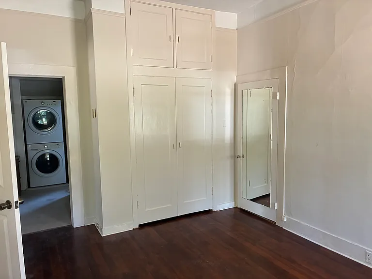 1635 Main St — Photo 2