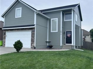 16912 Summit Dr, Belton, MO 64012