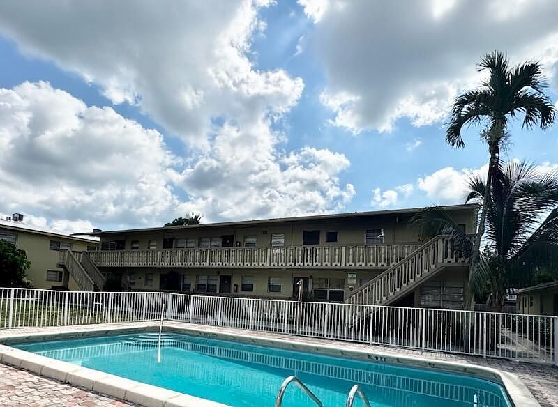 1st image of 1318 S Federal Hwy APT 31