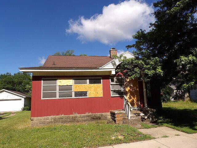 1st image of 709 S Main St
