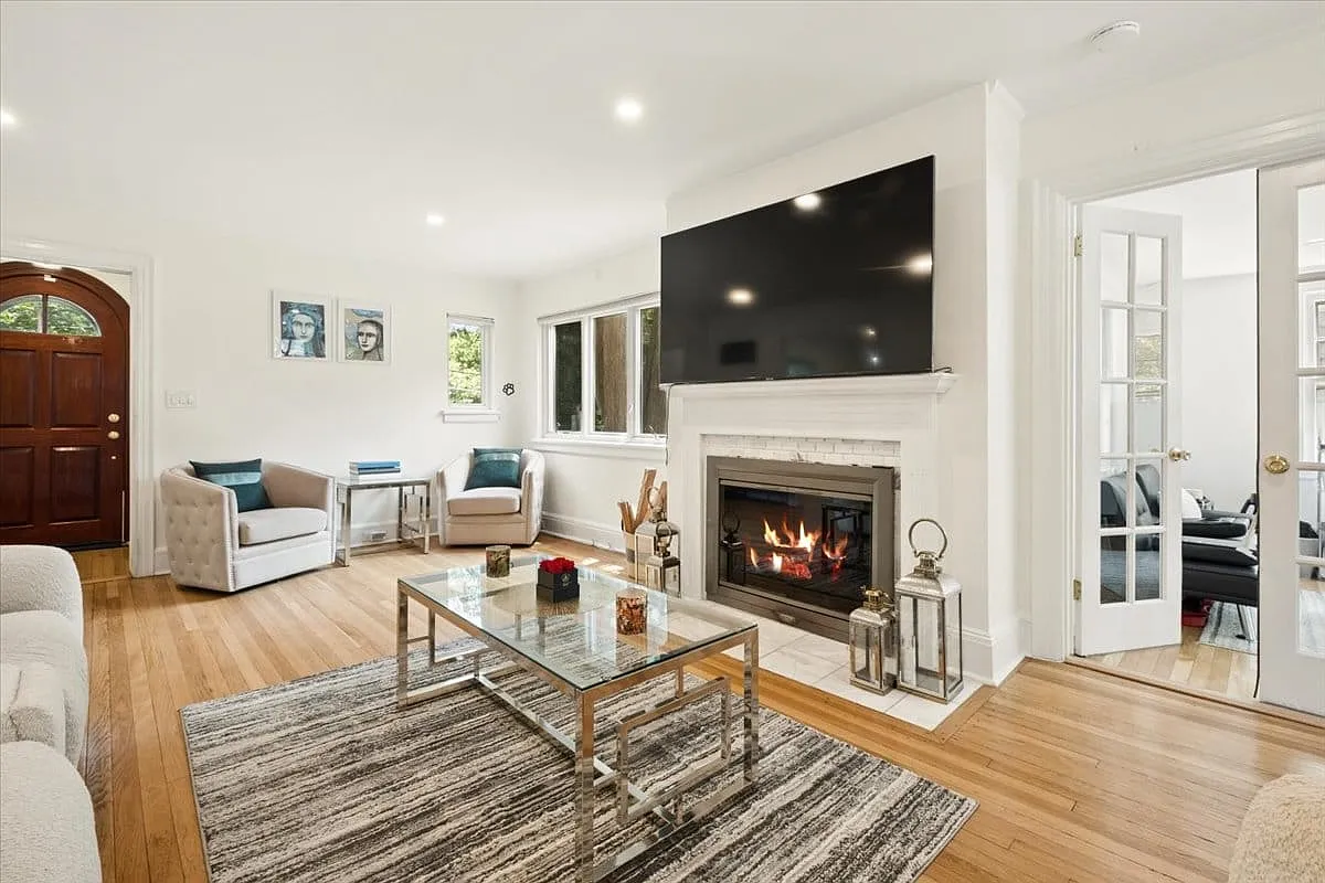 4 bed, 3.5 bath, 1908 sqft, $7,400 — Photo 4