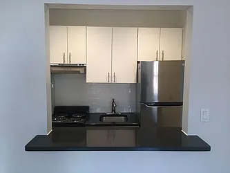 Rented by Metropolis Real Estate of Manhattan