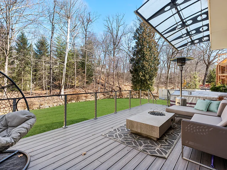 52 Glenwood Ave — Photo 31