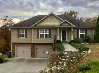 432 Titanium Dr, Hixson, TN 37343