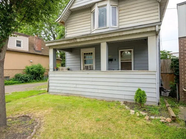 372 Beach Rd, Hamilton, ON L8H 3K5