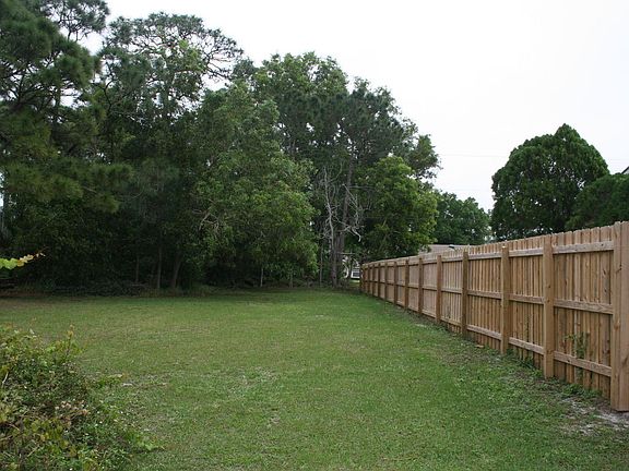 3rd image of 1333 SE Floresta Dr