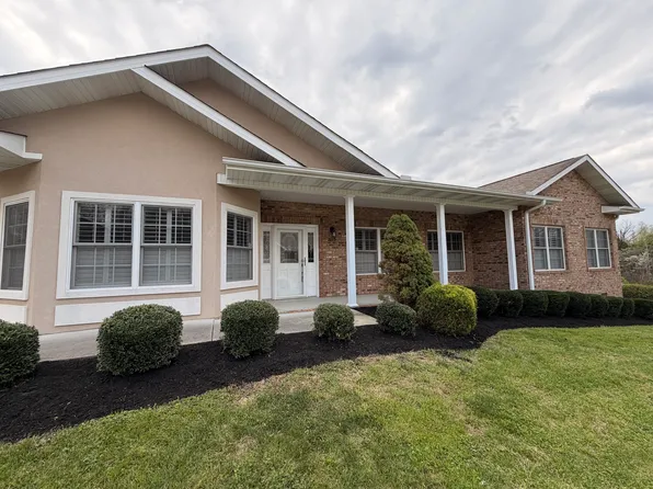 2119 Zion Dr, Sevierville, TN 37862