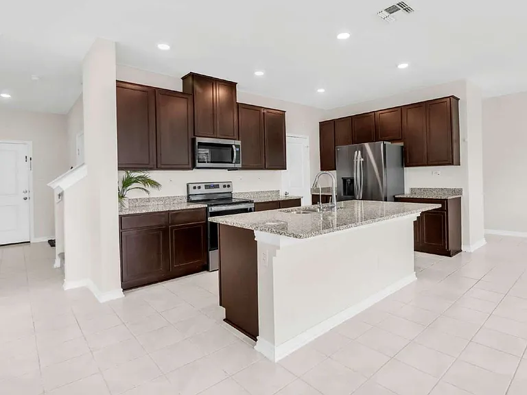 547 Deer Crest Dr — Photo 4