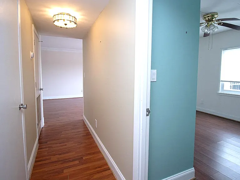 619 King St #801 — Photo 2