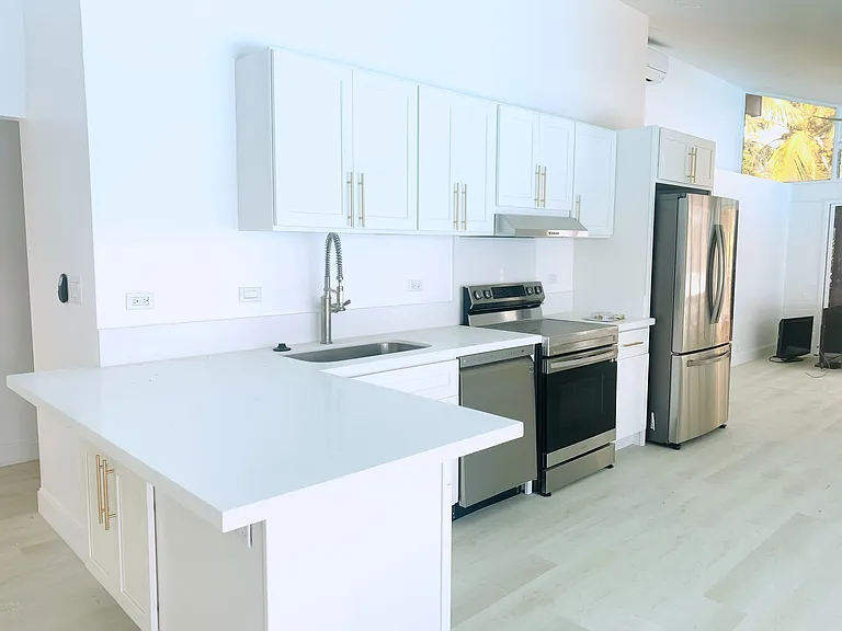 6543 Hawaii Kai Dr — Photo 2