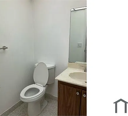 3001 NW 48th Ave — Photo 8