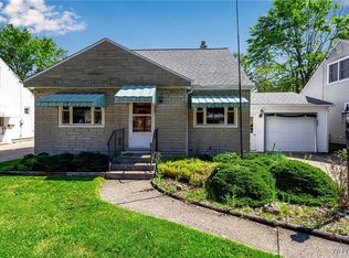 289 Kirkwood Dr, West Seneca, NY 14224