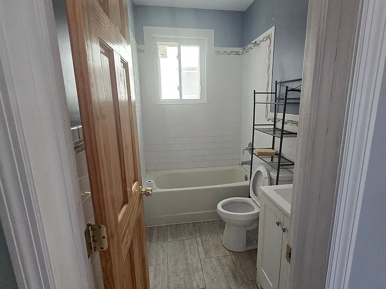 1013 Stark St #1 — Photo 6