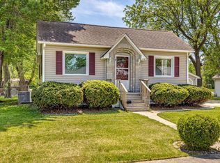 112 E 5th St, Staunton, IL 62088