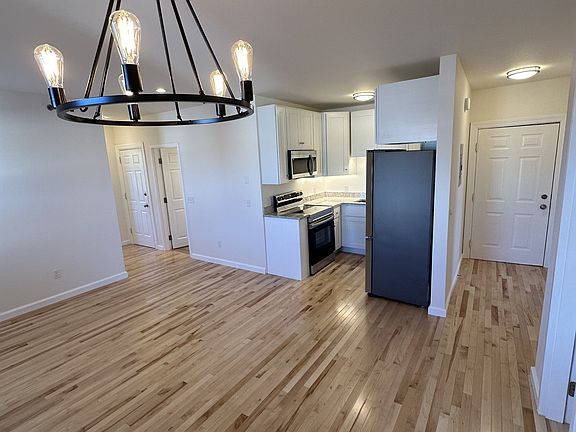 4th image of 523 Washington Ave #17484452