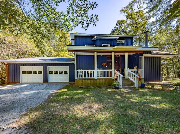 1992 Hoods Creek Road, New Bern, NC 28562