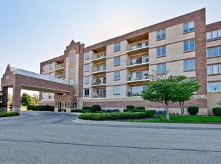 175 W Brush Hill Rd UNIT 306, Elmhurst, IL 60126