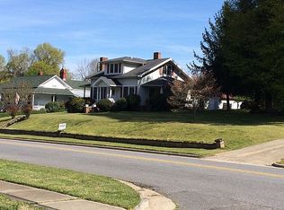 610 N Grove St, Lincolnton, NC 28092