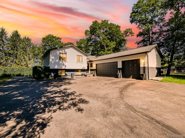 29721 Farmington Rd, Farmington Hills, MI 48334