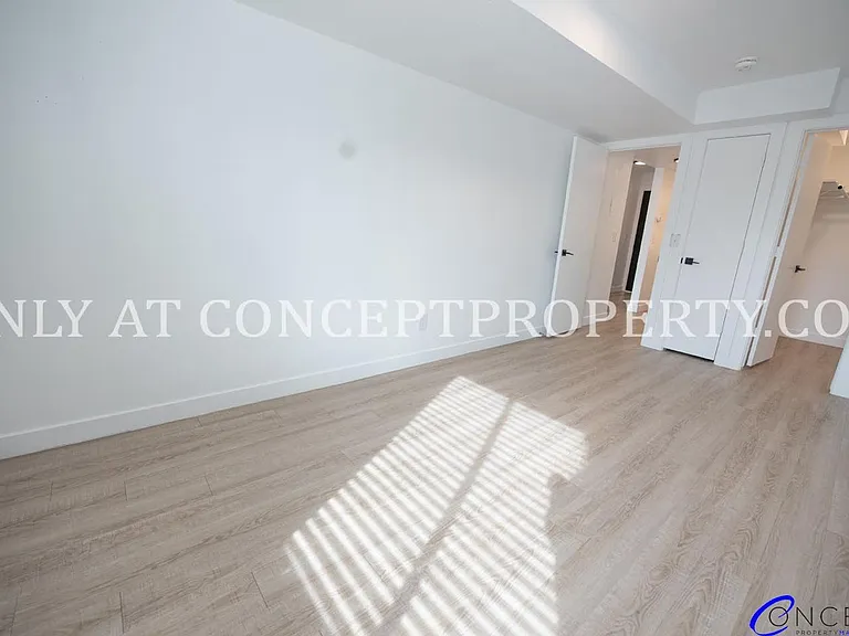 Avenue View Apartments — Photo 59
