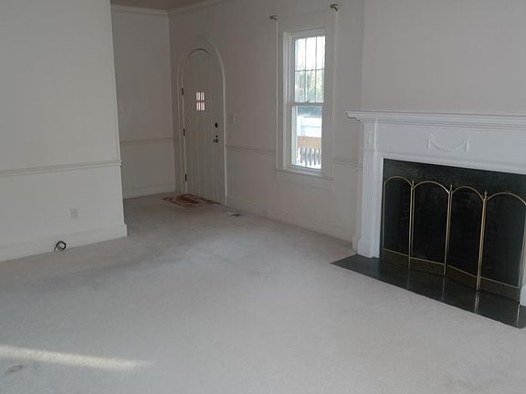 2nd image of 1208 E Franklin Blvd APT A