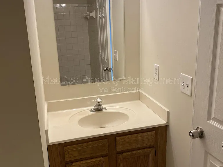 2909 Broyhill Ct — Photo 26