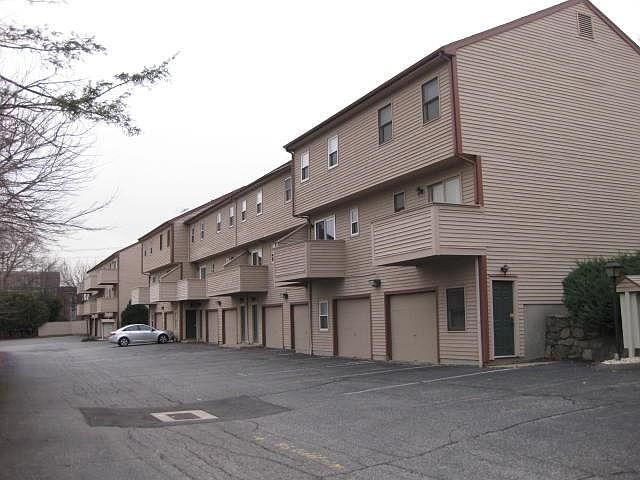 2nd image of 757 Garfield Ave