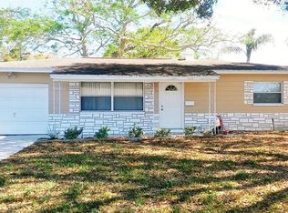 7445 Hobson St NE, Saint Petersburg, FL 33702