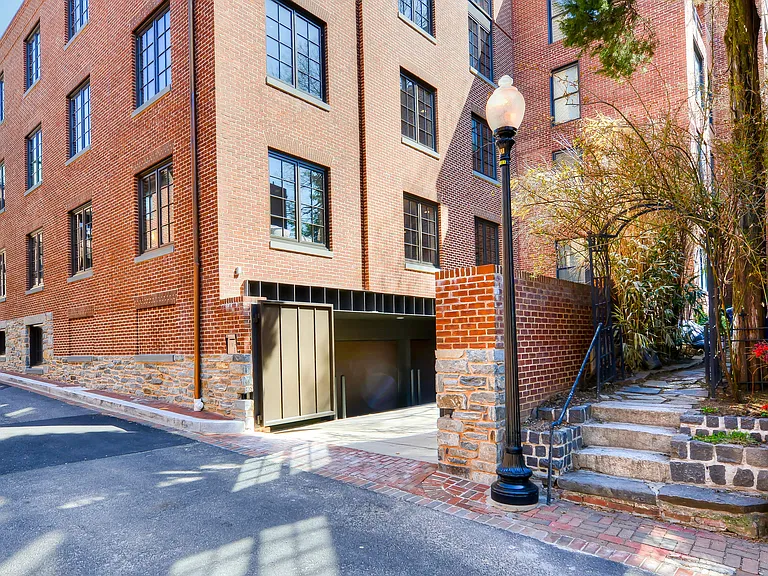 3220 Grace St NW #4 — Photo 11