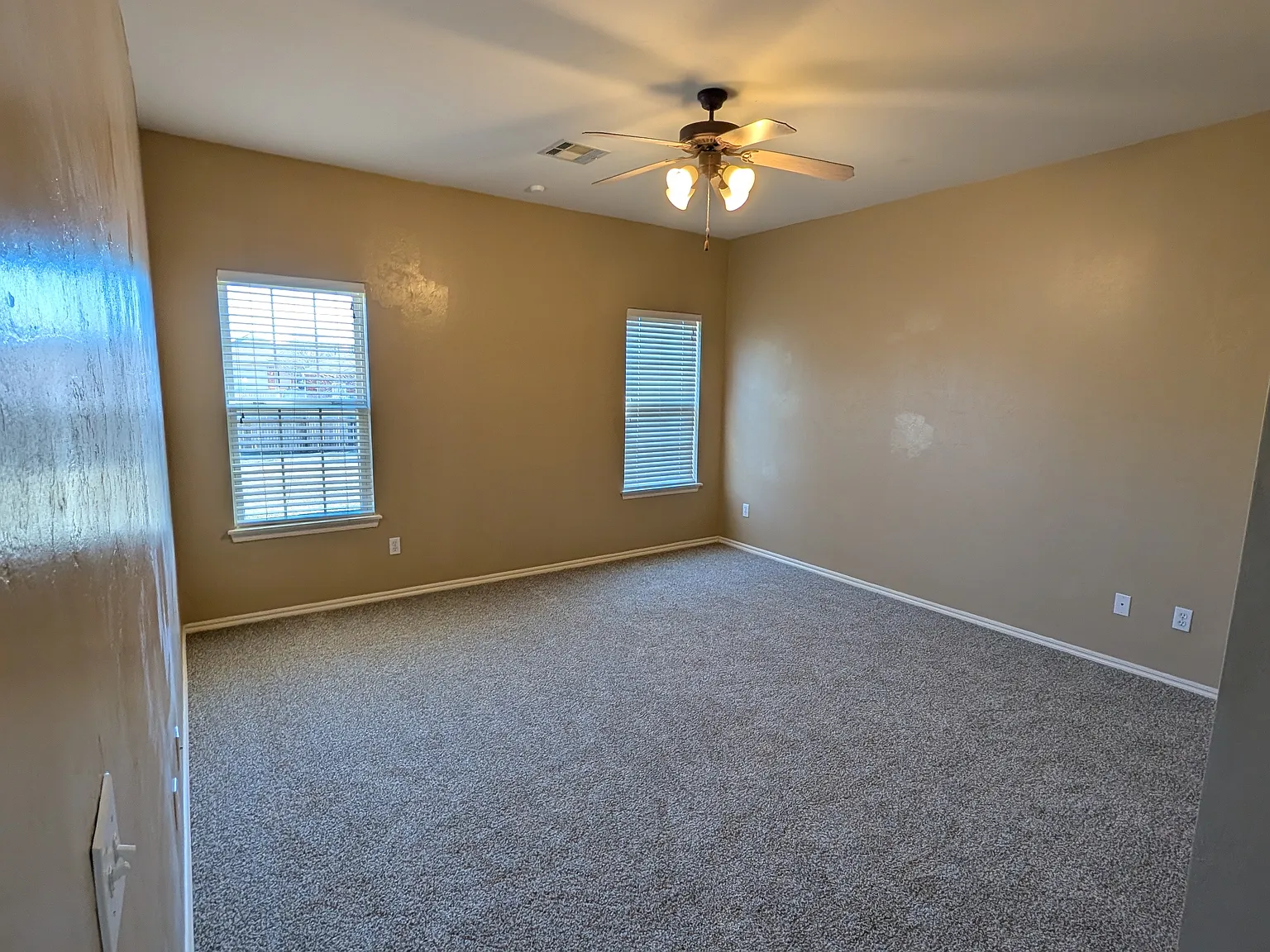 3 bed, 1847 sqft, $1,700 — Photo 2