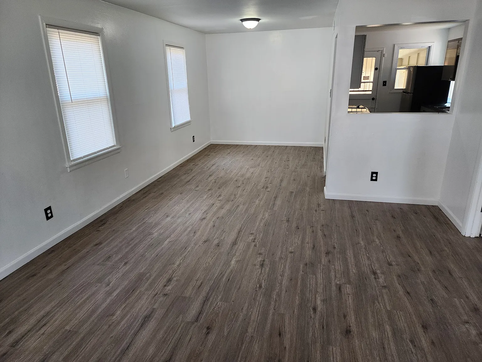 1386RH — Photo 4