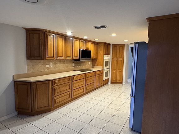 2nd image of 8320 Sanden Dr