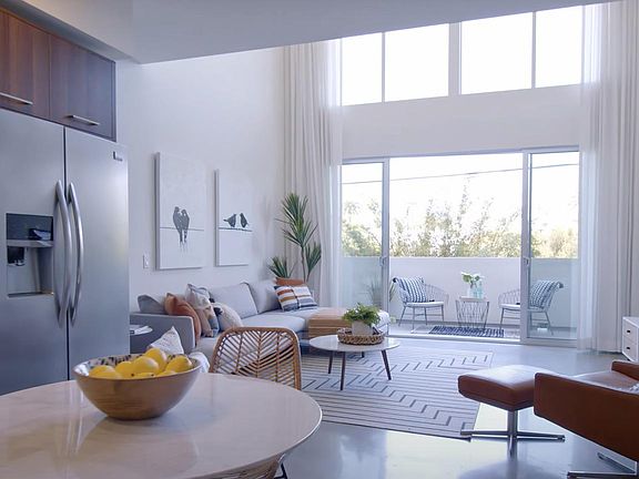 2nd image of 733 N Hudson Ave #210