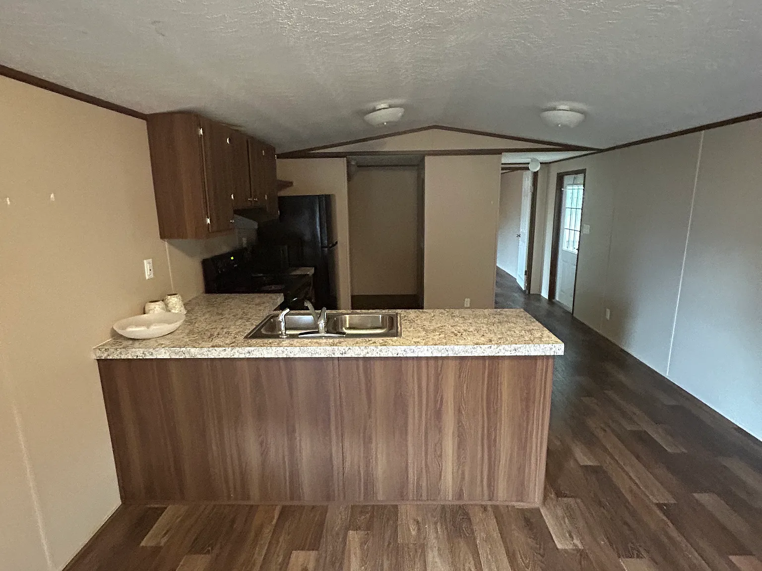 3 bed, 1000 sqft, $1,200 — Photo 4