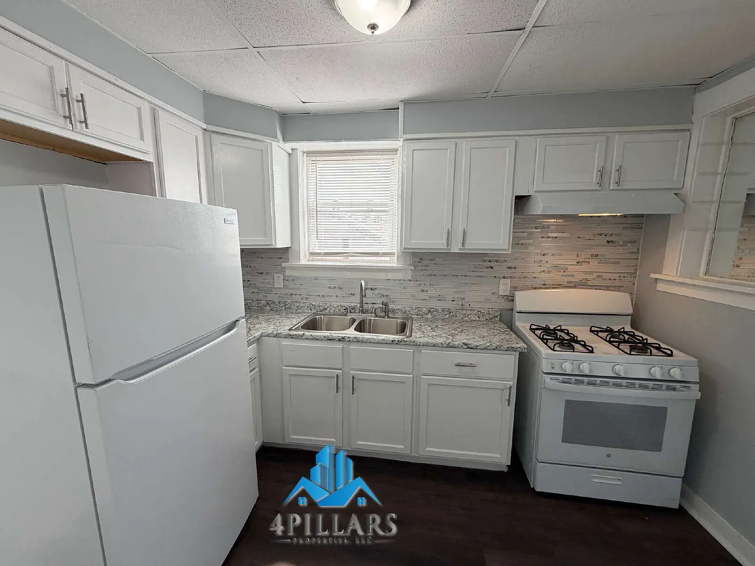 2 bed, 1.0 bath, 1086 sqft, $1,000 — Photo 1