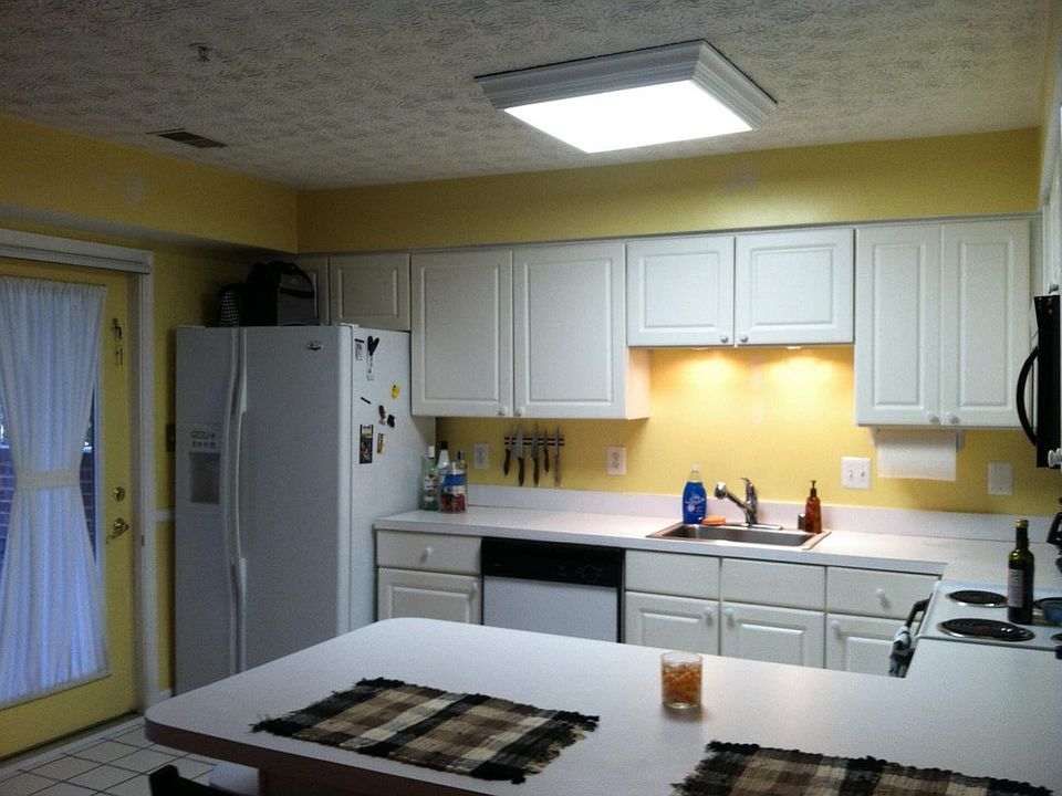 1st image of 619 Admiral Dr Unit 103