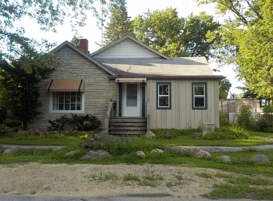 1st image of 106 W Park St