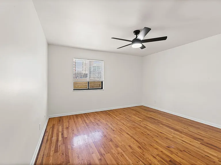 Walnut Apartments — Photo 20