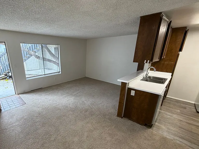 4423 Menlo Ave — Photo 3