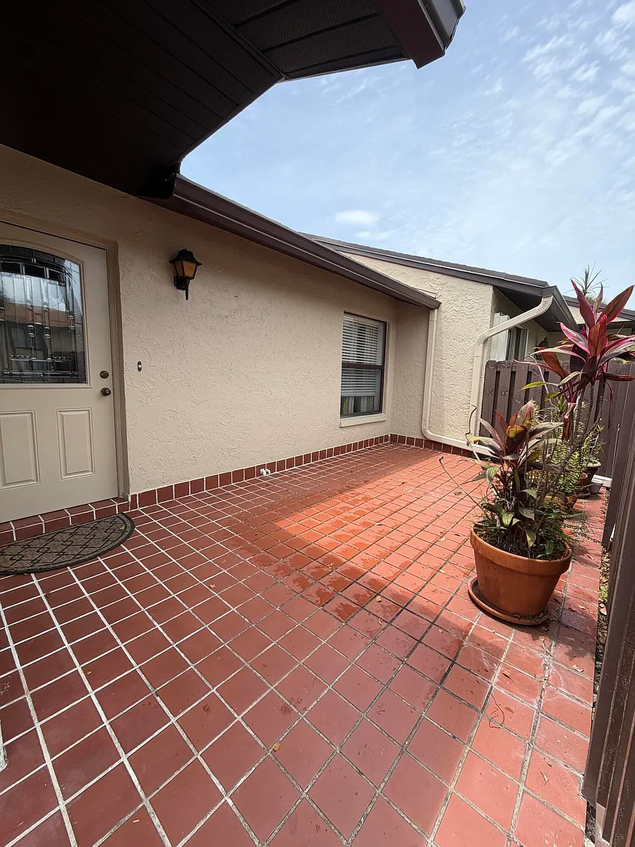 Building Photo - 809 Sky Pine Way #F