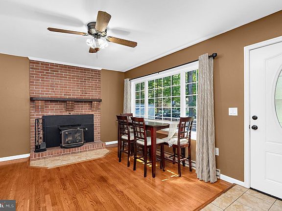 3rd image of 249 White Marsh Rd