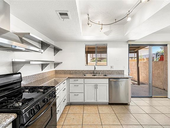 5th image of 5246 Lisagayle Ct Unit 113