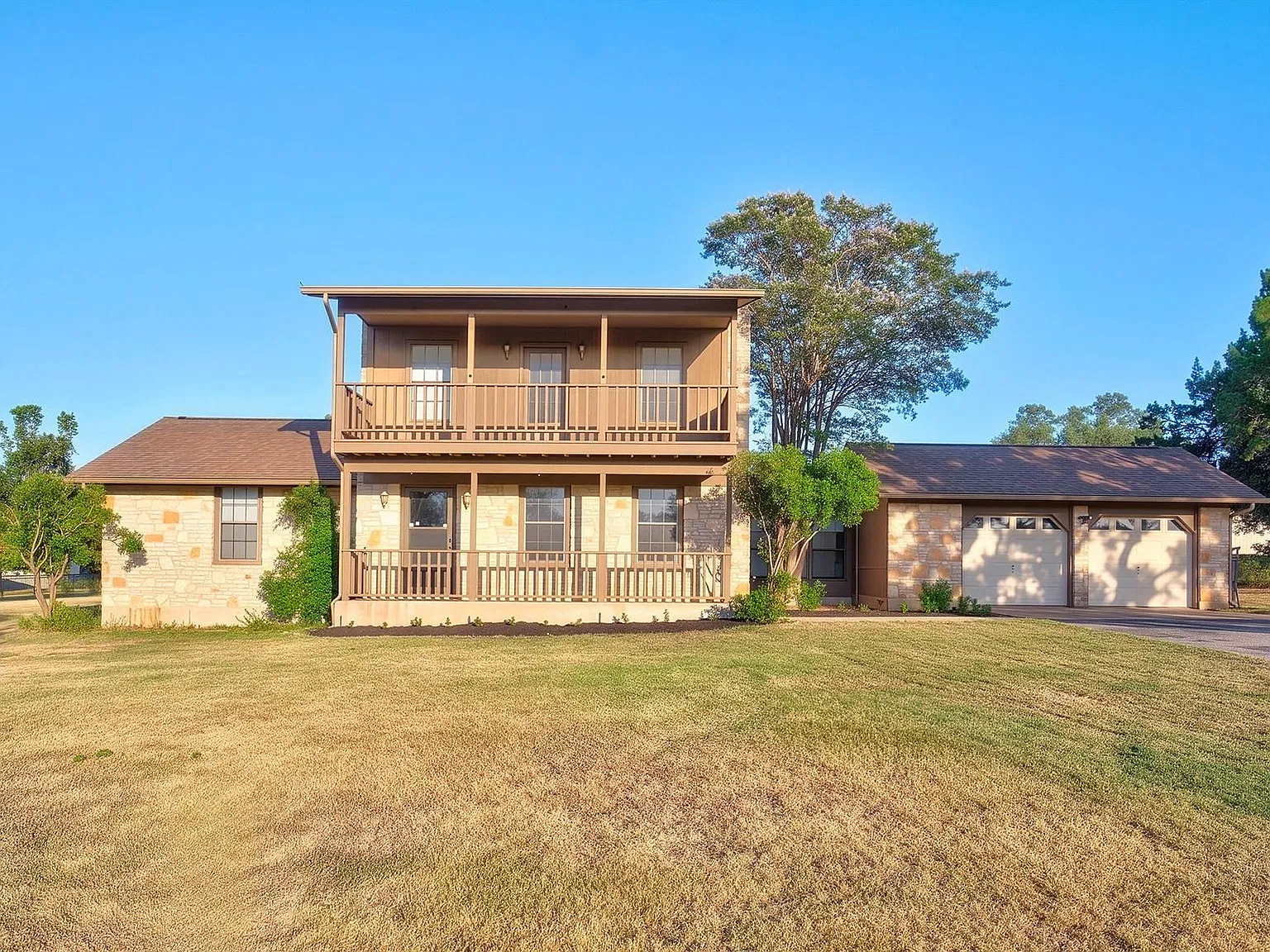 3 bed, 2.0 bath, 1781 sqft, $2,300 — Photo 4