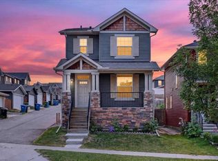 28 W Evansborough Gate NW, Calgary, AB T3P0M2