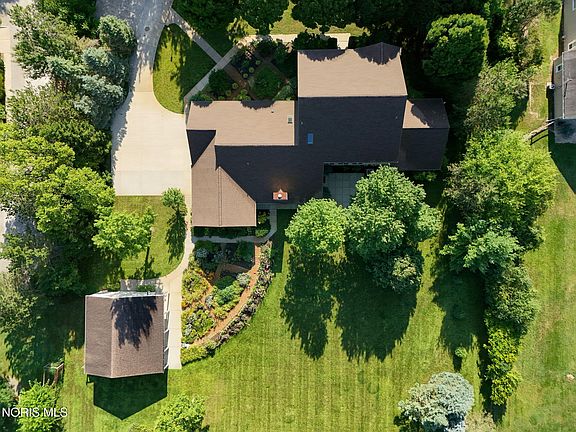 3rd image of 6065 Winterhaven Dr