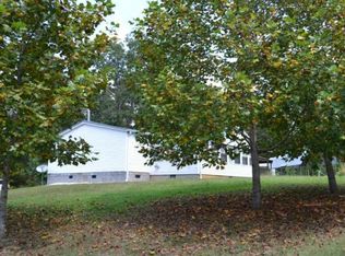 200 Paradise Rd, Lobelville, TN 37097